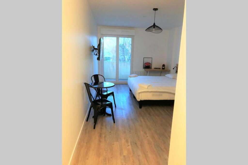 Bel appartement design tout confort  Cenon Esterno foto