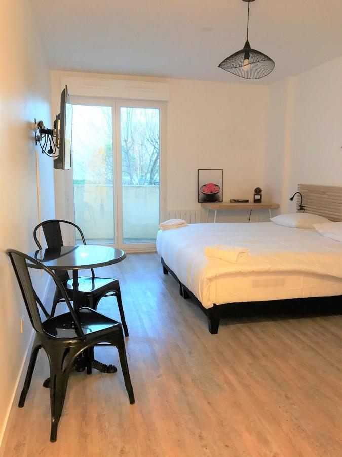 Bel appartement design tout confort  Cenon Esterno foto