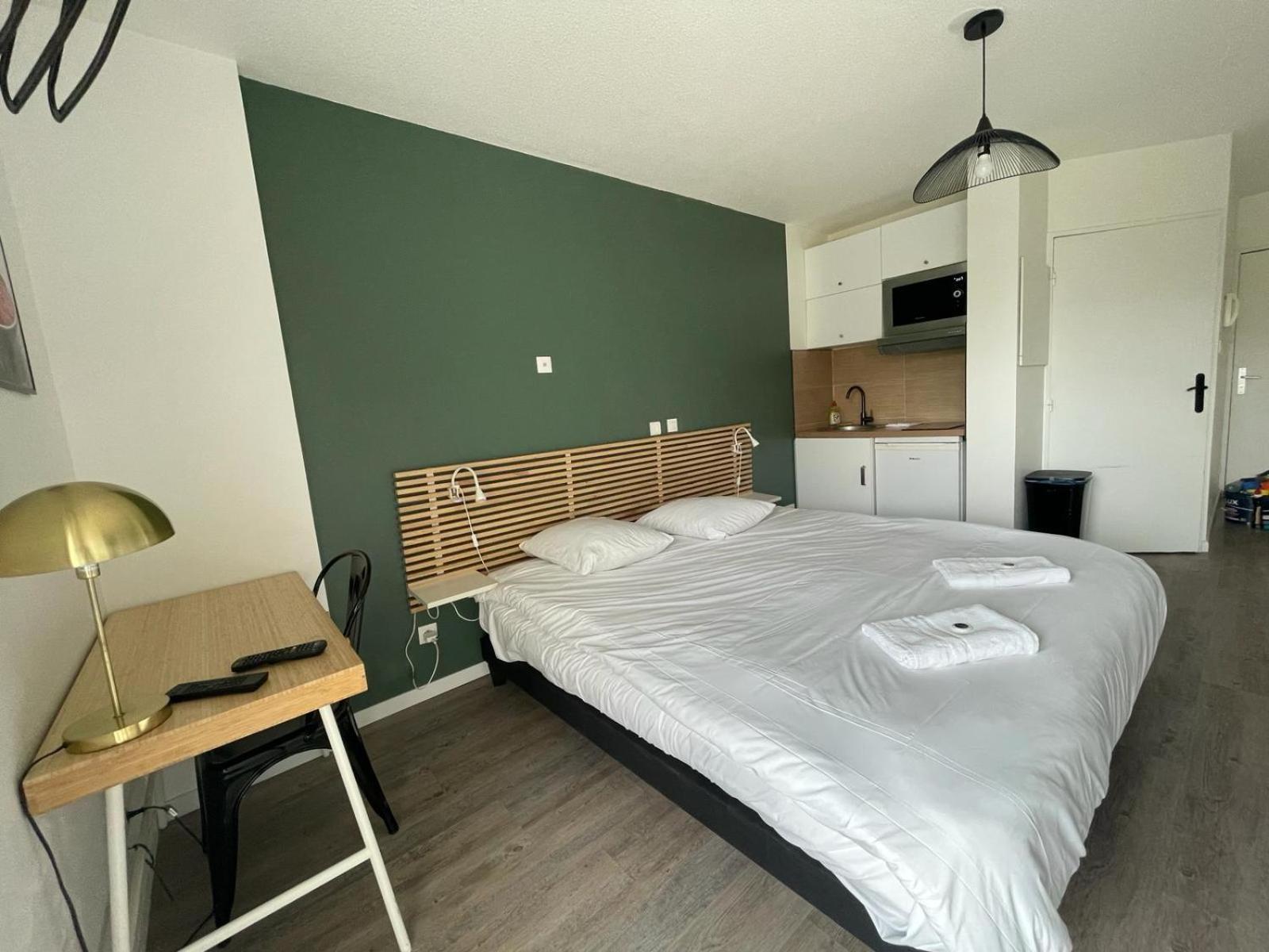 Bel appartement design tout confort  Cenon Esterno foto
